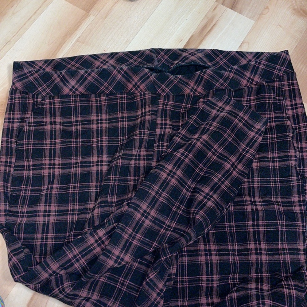 Torrid Capri stretch leggings